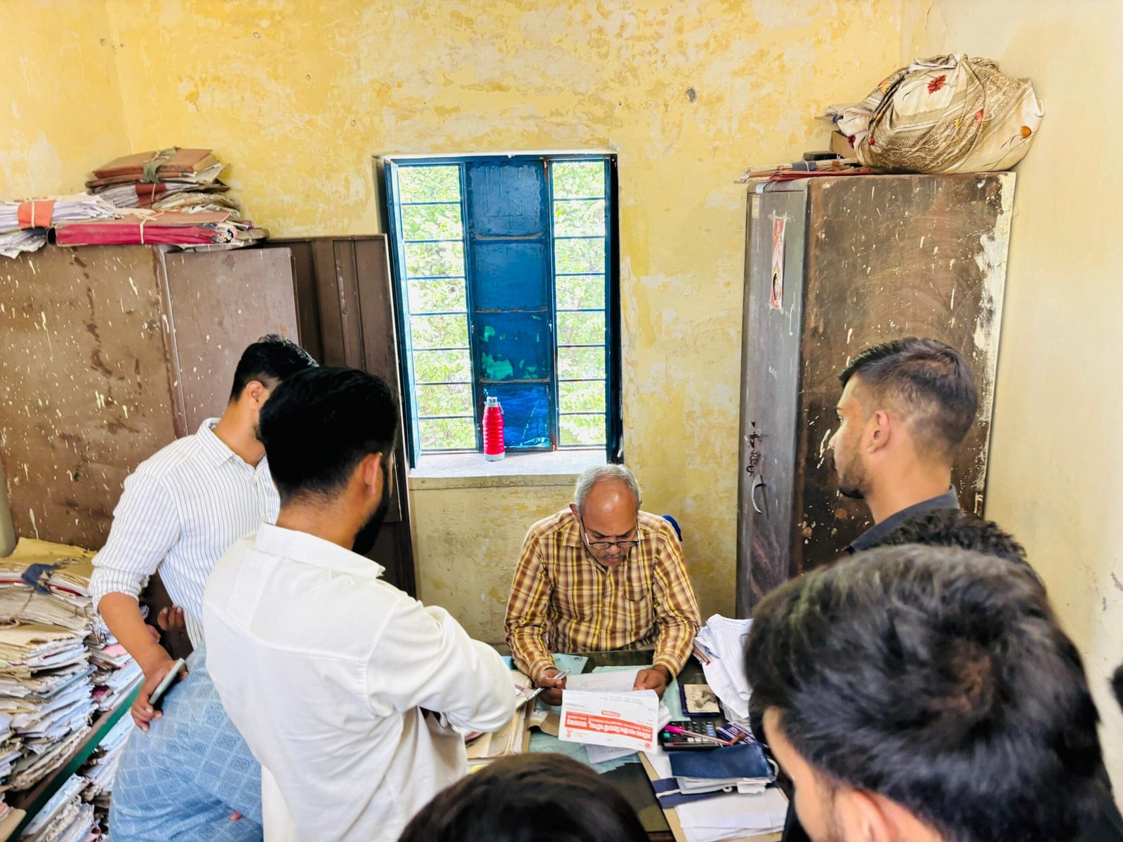 झालावाड़: “बस सेवा बढ़ाओ” की गुहार — ABVP ने परिवहन निगम को ज्ञापन सौंपा