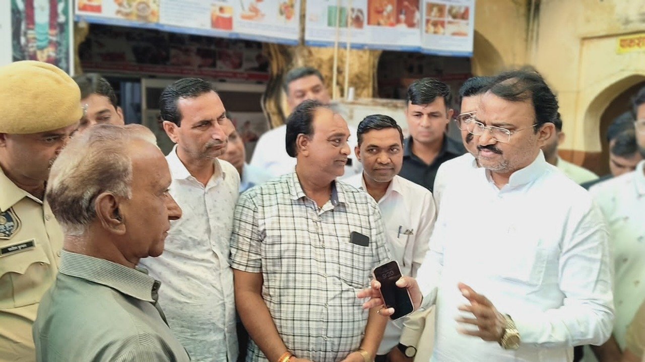 बूंदी में उपमुख्यमंत्री प्रेमचंद बैरवा का औचक निरीक्षण, दिए व्यवस्थाएँ सुधारने के निर्देश