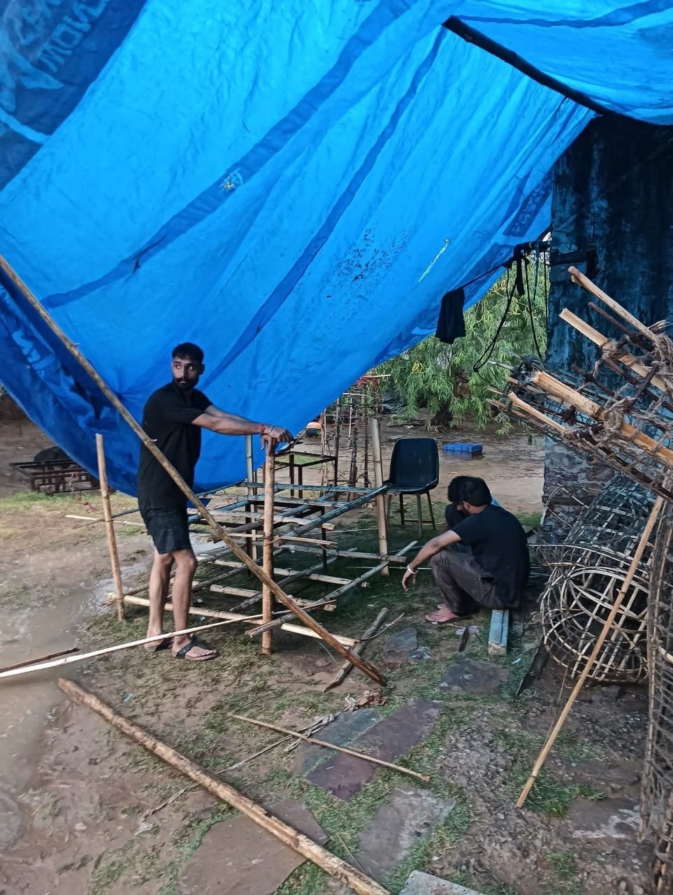 बरसात ने रावण दहन के पुतलों को धोया, शाहपुरा के कलाकारों की मेहनत पर पानी