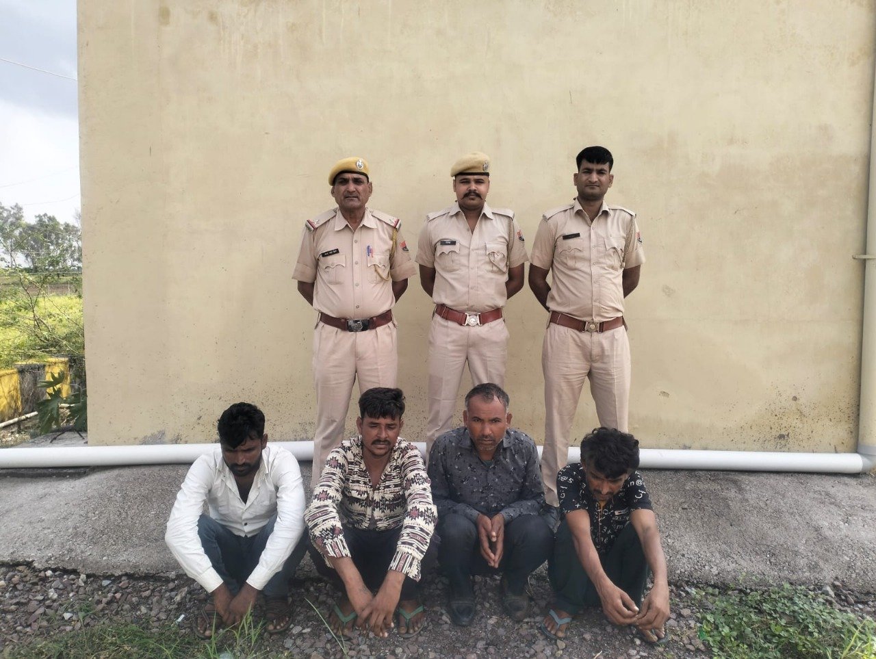 कोटा: बूढ़ादीत पुलिस ने भूमि धोखाधड़ी मामले में 4 आरोपी गिरफ्तार, 24 लाख रुपये बरामद