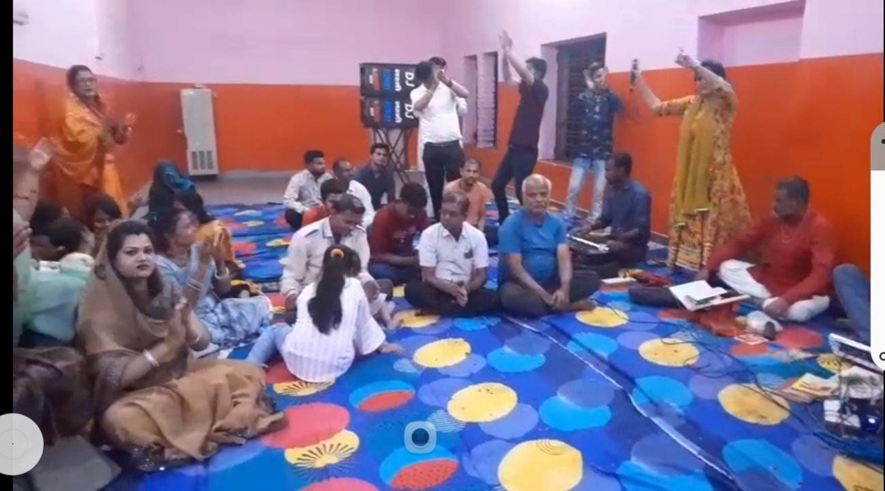 बालाजी मंदिर में भजन संध्या से गूंजा मांगरोल