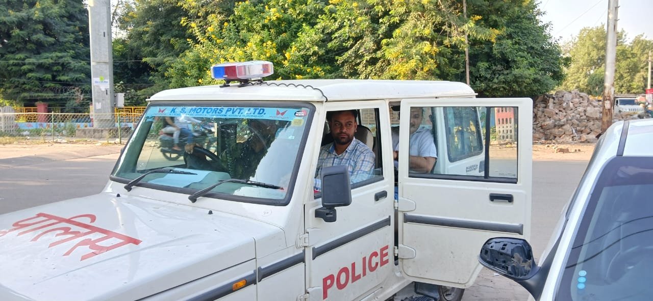 भिवाड़ी साइबर पुलिस की बड़ी कार्रवाई: ₹122 करोड़ की ठगी का खुलासा, दिल्ली से ‘खाता सौदागर’ गिरफ्तार