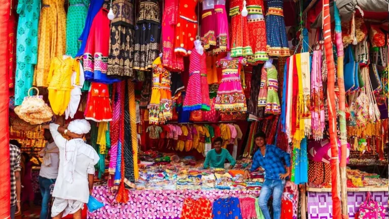 i05ln7rc delhi shopping 625x300 23 October 25