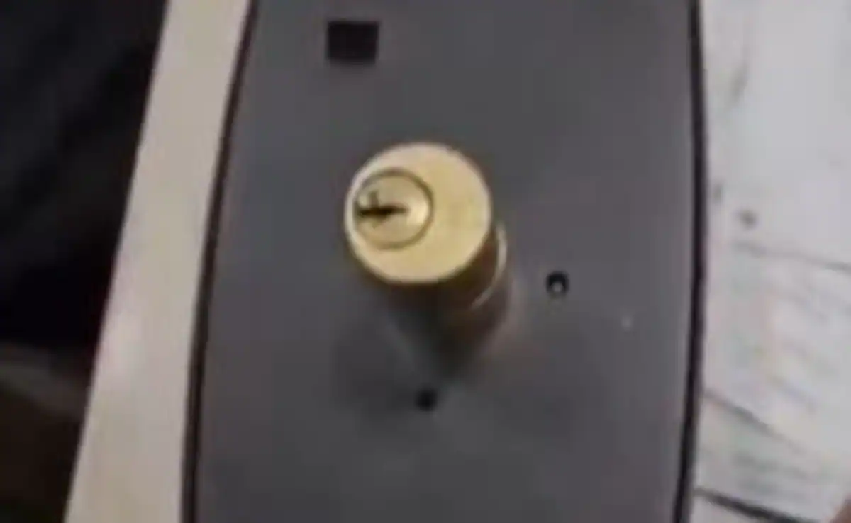 ढाई करोड़ का ताला! खुलते ही निकला सोना, DRI ने किया बड़ा खुलासा