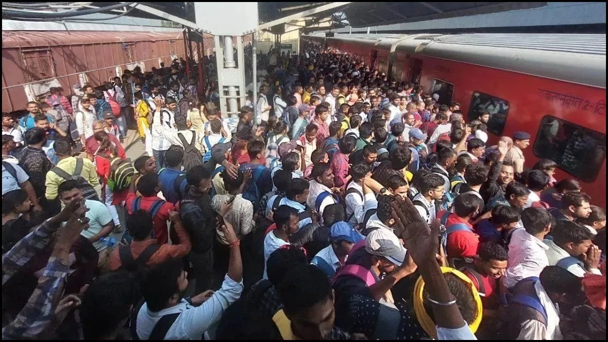 दीवाली पर घर लौटना महंगा, बस और ट्रेन टिकट दोगुने दामों पर फुल