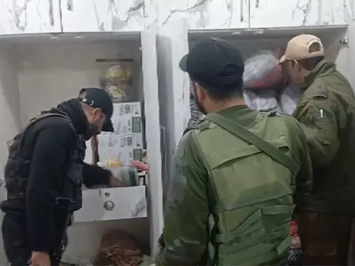 जम्मू-कश्मीर में 2900 किलो विस्फोटक बरामद: दो डॉक्टरों समेत 7 गिरफ्तार, दो आतंकी संगठनों से जुड़े तार