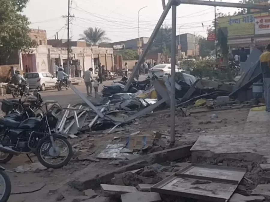 जोधपुर में एम्स रोड पर अतिक्रमण हटाया: मेडिकल दुकानदारों की नाराजगी, नोटिस न देने का आरोप