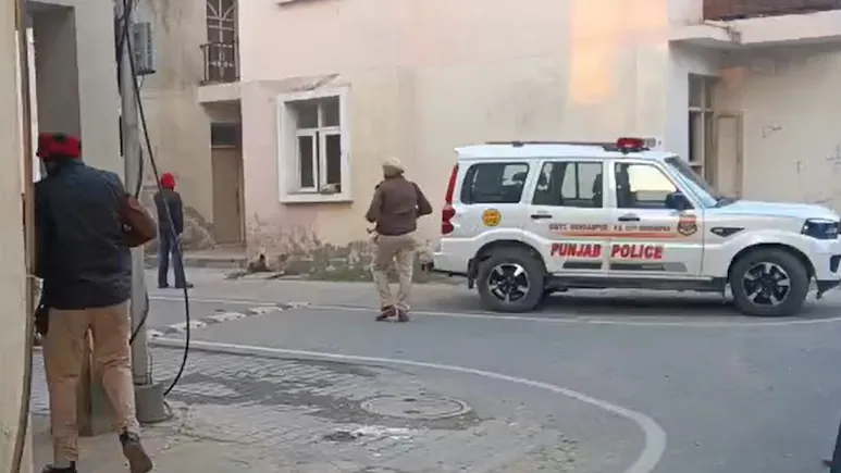 पूर्व सैनिक ने पत्नी-सास को AK-47 से मारा, फिर खुद को गोली मारी