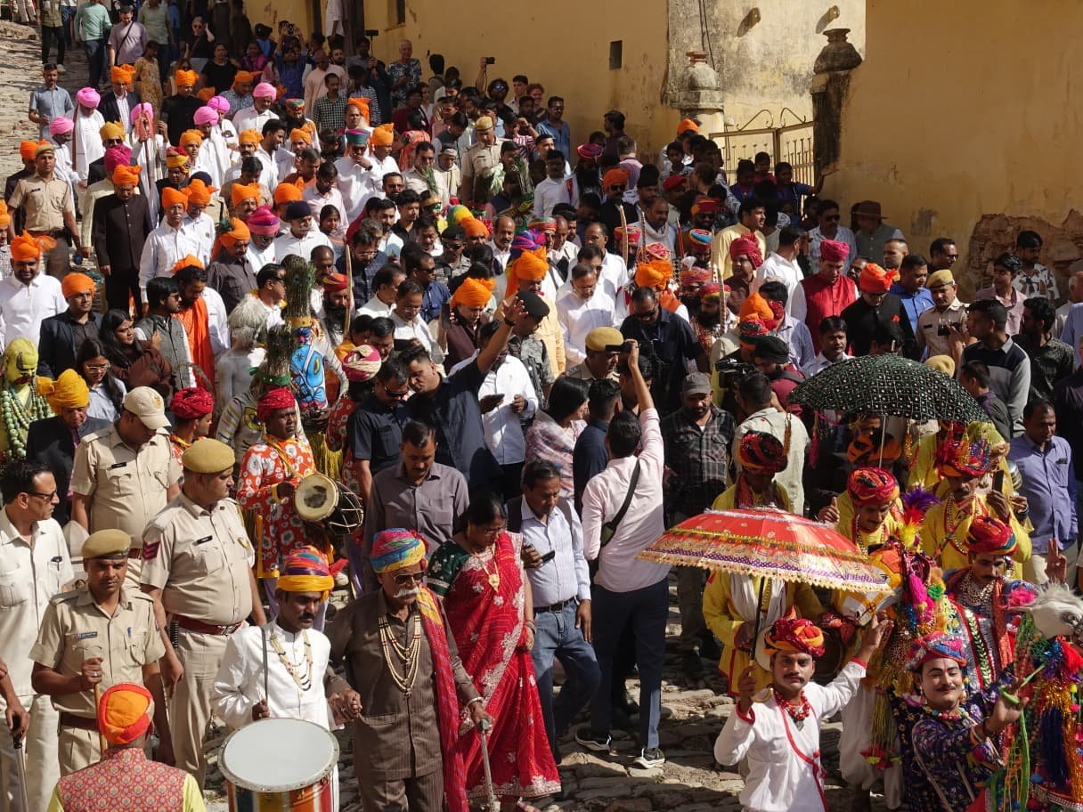 बूंदी महोत्सव 2025 का भव्य शुभारंभ: लोकसभा अध्यक्ष ओम बिरला ने किया उद्घाटन, ‘वंदे मातरम’ की थीम पर सजी ऐतिहासिक शोभायात्रा