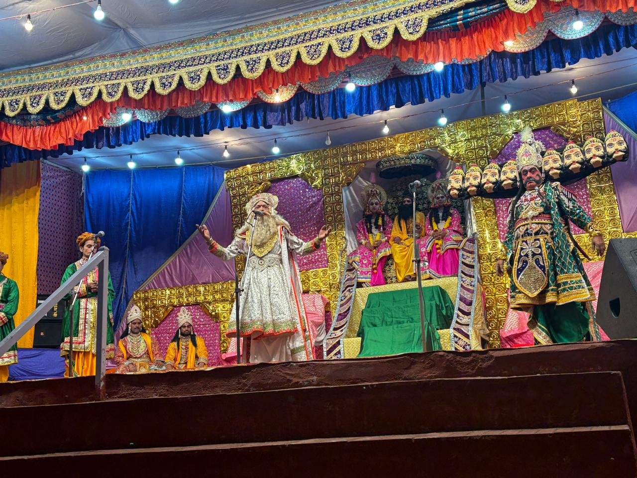 केशवराय पाटन कार्तिक मेले में धनुष भंग लीला देखने उमड़े श्रद्धालु