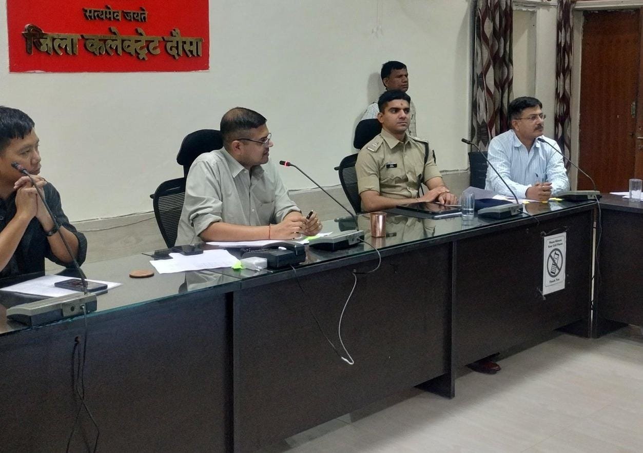 दौसा में सड़क सुरक्षा पर जोर: पुलिस का विशेष अभियान, 361 वाहनों के चालान और 32 वाहन सीज