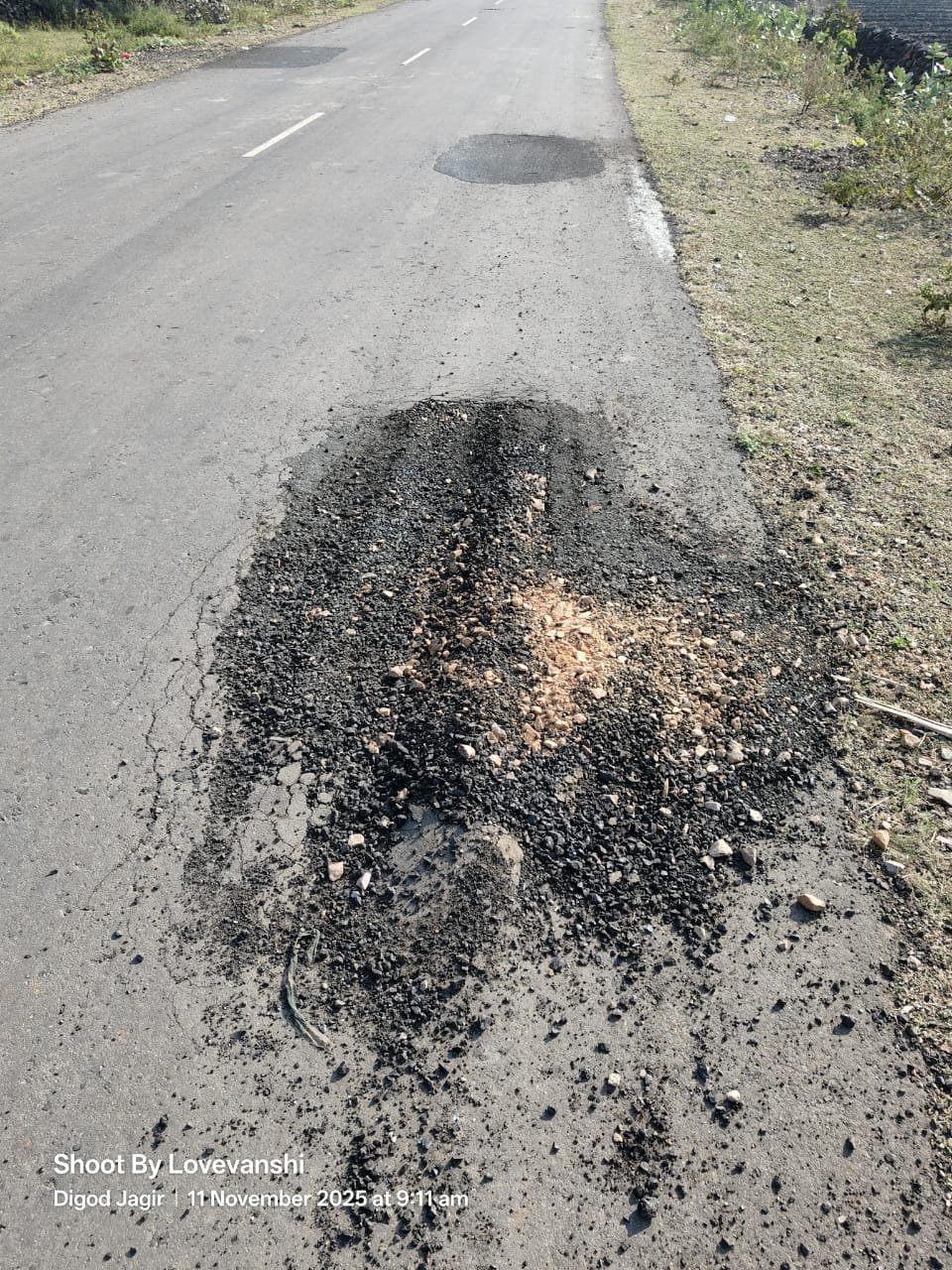 एक साल में ही उखड़ी सड़क! हरनावदाशाहजी–कलमोदिया मार्ग पर थेगलों में भी भ्रष्टाचार का खेल