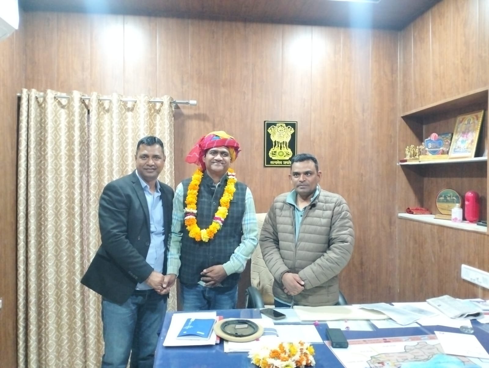 सांभरलेक में थाना प्रभारी राजेंद्र यादव को भावभीनी विदाई, सम्मान जुलूस बना आकर्षण