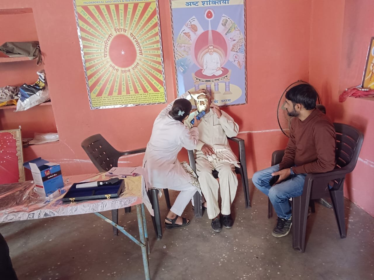 तिजारा में नि:शुल्क नेत्र जांच शिविर और जागरूकता सभा आयोजित