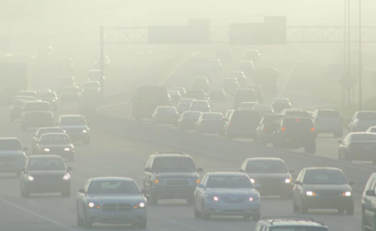 दिल्ली-NCR में दम घुटने जैसी स्थिति, AQI 400 के पार; GRAP-3 भी बेअसर