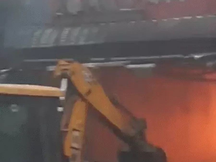 जयपुर: अजमेर रोड पर नमकीन भंडार में भीषण आग, मैरिज गार्डन भी जले, लाखों का नुकसान