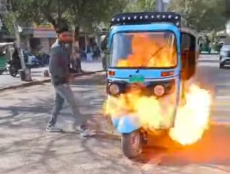 jodhpur e rickshaw fire
