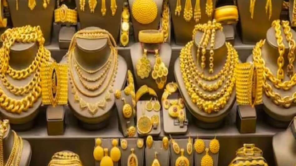 सोने की कीमत आज: सोना ₹459 गिरकर ₹1.28 लाख प्रति 10 ग्राम, चांदी ₹2,477 फिसली
