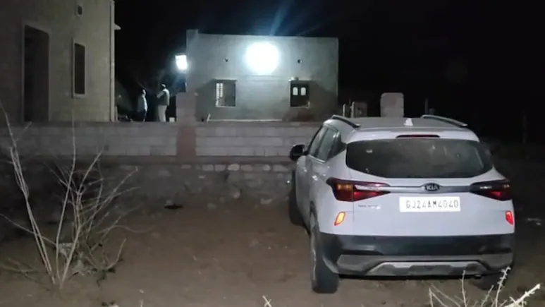 MD Drug Manufacturing Rajasthan: ढाणी की छत पर सूखाई जा रही थी एमडी ड्रग, लकड़ी कारखाने की आड़ में चल रहा था केमिकल मिक्सिंग का खेल