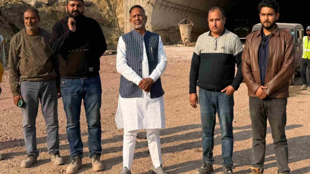 दिल्ली-मुंबई एक्सप्रेसवे सुरंग