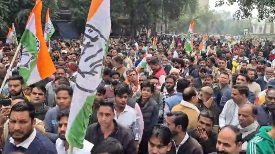 SIR अनियमितता आरोप 2026: कांग्रेस का कलेक्ट्रेट पर प्रदर्शन, ‘पोल खोल रैली’ निकाल BJP सरकार पर साधा निशाना