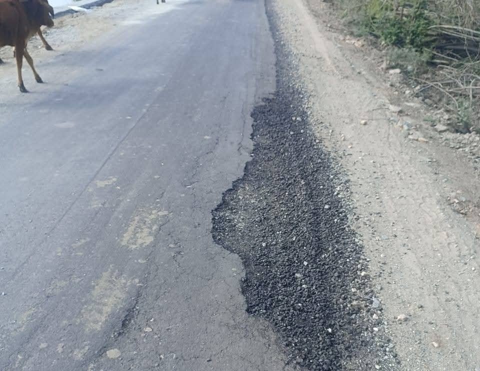 लसाडिया रोड निर्माण घोटाला: फागी में 1.25 करोड़ की सड़क 2 महीने में उखड़ी, घटिया निर्माण पर ग्रामीणों का आरोप