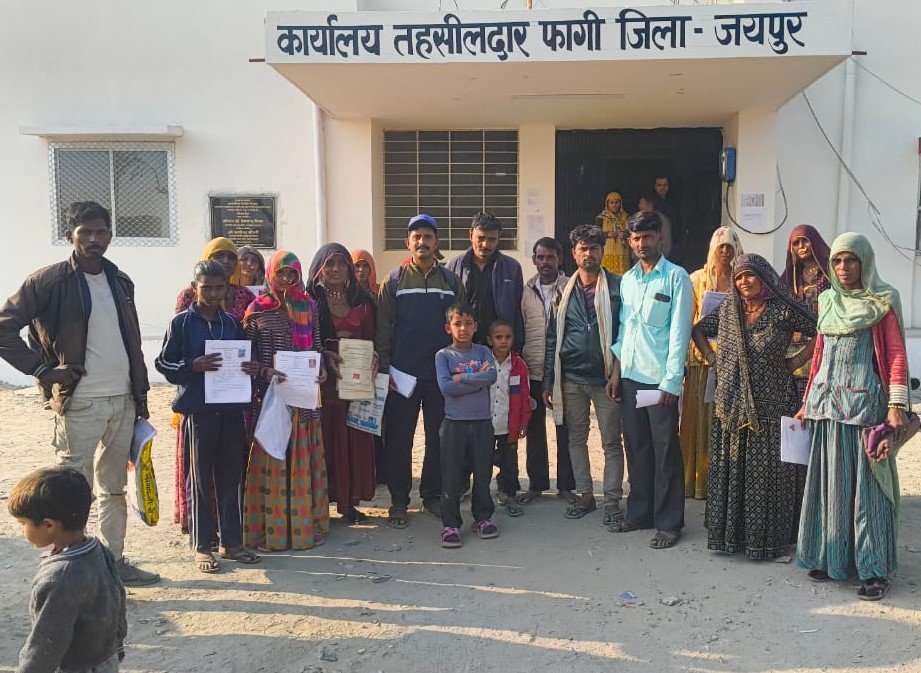 गाड़िया लोहार भूमि समस्या: फागी में 22 परिवारों के लिए जमीन व सामुदायिक भवन की मांग, उपखंड व अधिशाषी अधिकारी को सौंपा ज्ञापन