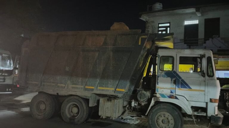 किशनगंज ओवरलोड डंपर