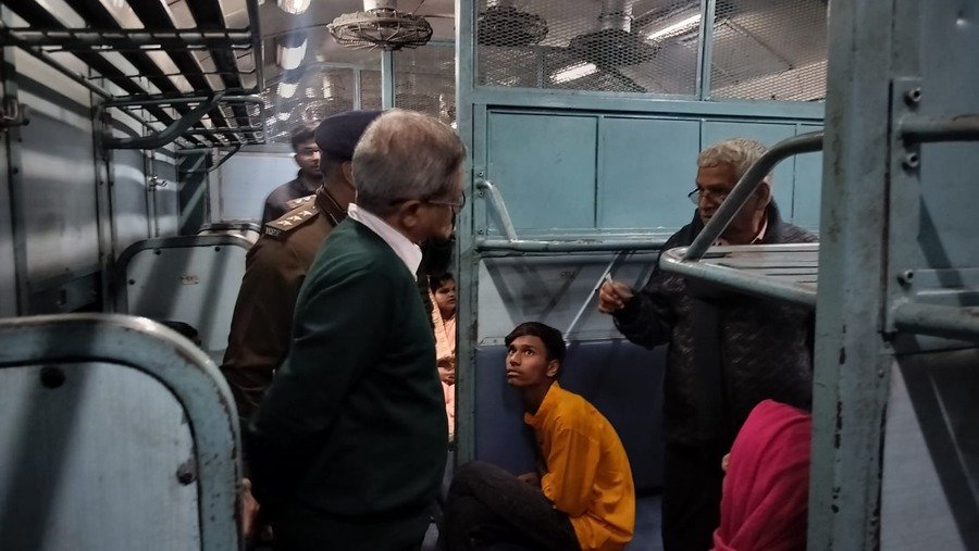 रामगंजमंडी स्टेशन निरीक्षण 2026: श्रीराम कथा आयोजन से पहले मंडल रेल प्रबंधक ने लिया यात्री सुविधाओं व भीड़ प्रबंधन का जायजा