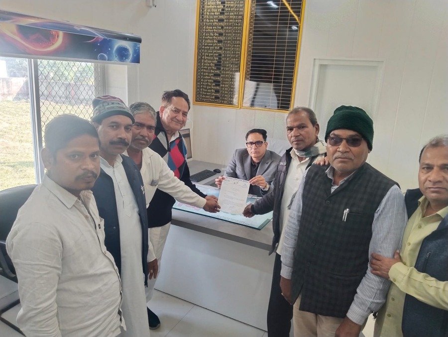 एसआईआर प्रक्रिया विवाद: मतदाता सूची में नाम काटने के आरोप, मांगरोल कांग्रेस ने उपखंड अधिकारी को सौंपा ज्ञापन