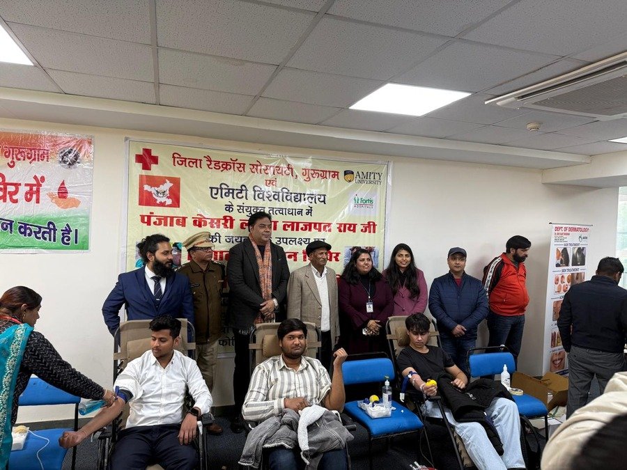 गुरुग्राम रक्तदान शिविर 2026: सड़क सुरक्षा माह में 100 युवाओं ने किया स्वैच्छिक रक्तदान