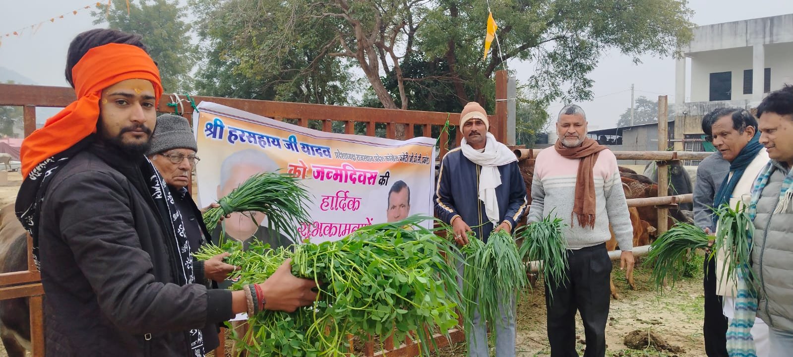 Yadav Birthday Seva: बूंदी में PCC OBC प्रदेशाध्यक्ष के जन्मदिन पर गौ सेवा और वृद्ध आश्रम में सेवा कार्य