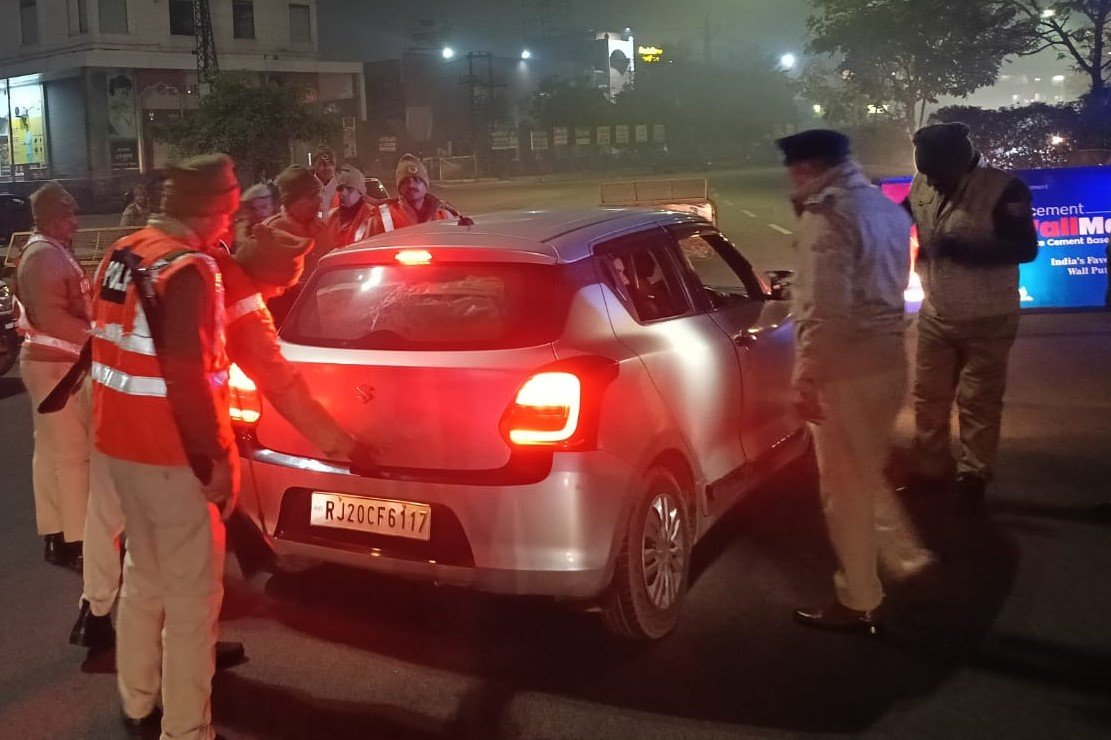 Kota Night Checking 2026: देर रात SP तेजस्विनी गौतम के निर्देश पर शहरभर में नाकाबंदी, कारों व अन्य वाहनों की सघन जांच