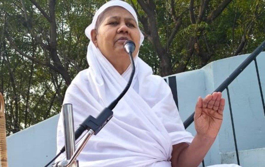 स्वस्ति भूषण माताजी का संदेश: अहंकार छोड़ें, सहयोग और करुणा से ही जीवन बनेगा सुखमय